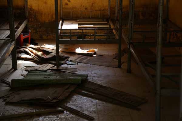 Học viện Cảnh sát Nhân dân trao quà cho học sinh vùng lũ - ảnh 2