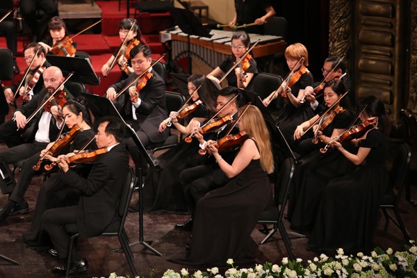 Sun Symphony Orchestra đưa âm nhạc truyền thống VN lên sân khấu - ảnh 1
