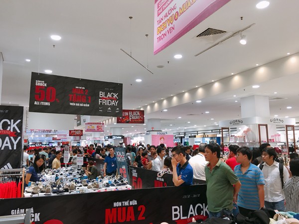 Trào lưu săn hàng ‘lạ’ vào ngày Black Friday 2018 - ảnh 1