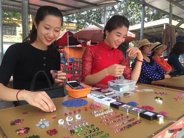 Duy nhất Việt Nam: Chợ tạm ven đường bán đá quý tiền tỷ - ảnh 10
