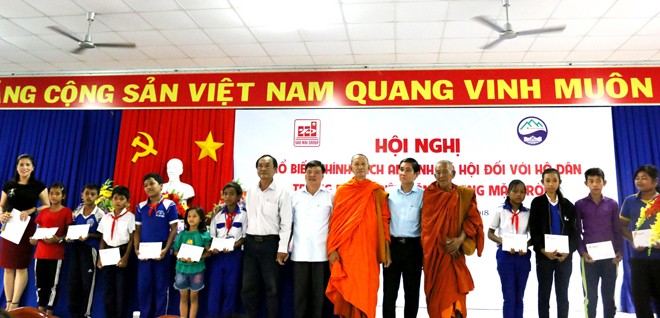 Dự án điện mặt trời của Sao Mai Group gấp rút thi công - ảnh 1