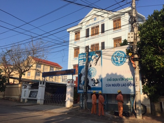 Phía sau ánh sáng trên đảo xa… - ảnh 1