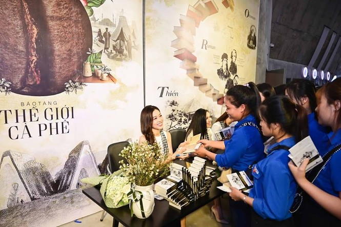 'Hành trình từ trái tim' đến với biển đảo và vùng núi cao - ảnh 1