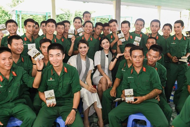 'Hành trình từ trái tim' đến với biển đảo và vùng núi cao - ảnh 4
