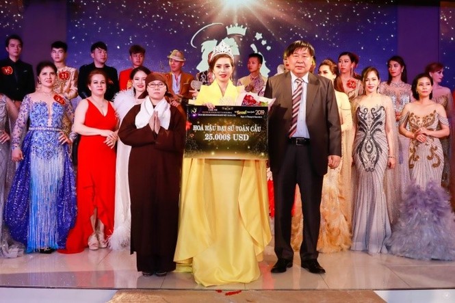 Bà chủ Elisa Vũ Thanh Thảo bất ngờ giành ngôi vị Hoa hậu Đại sứ Toàn cầu 2019 - ảnh 2