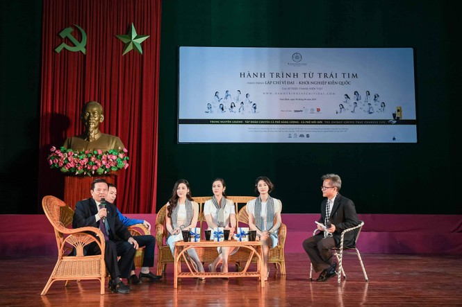 Á hậu Tú Anh: Học hỏi những người có khát vọng lớn để thực hiện ước mơ - ảnh 1