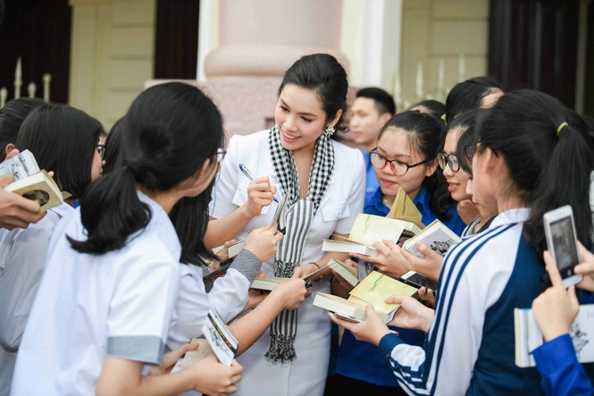 Á hậu Tú Anh: Học hỏi những người có khát vọng lớn để thực hiện ước mơ - ảnh 3