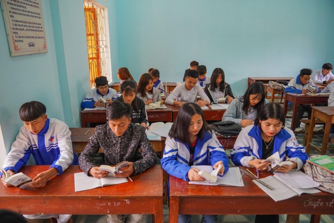 Hành trình từ trái tim: Mèo Vạc - Ước mơ Sư phạm của cô bé người Mông - ảnh 2