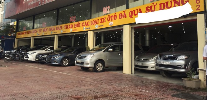 Ô tô mới giảm sốc, ô tô cũ lao đao, ế sưng - ảnh 1