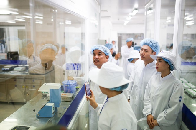 'Mong nhiều trẻ em được thụ hưởng chương trình sữa học đường' - ảnh 2