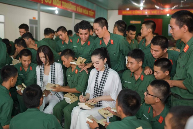 Hành trình 2000 hải lý đến vùng biển đảo của Tổ quốc - ảnh 2