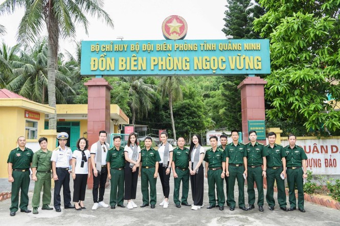 Hành trình vượt ngàn trùng sóng đem tri thức đến xã đảo xa xôi Ngọc Vừng - ảnh 4