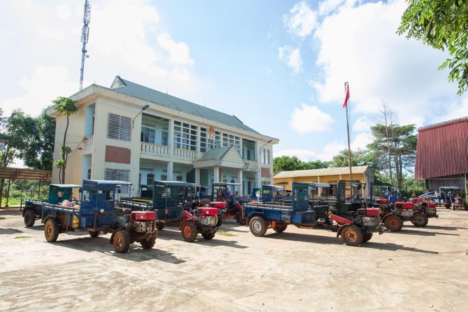 Trang bị bộ phản quang cho 600 phương tiện giao thông tại Tây Nguyên - ảnh 1