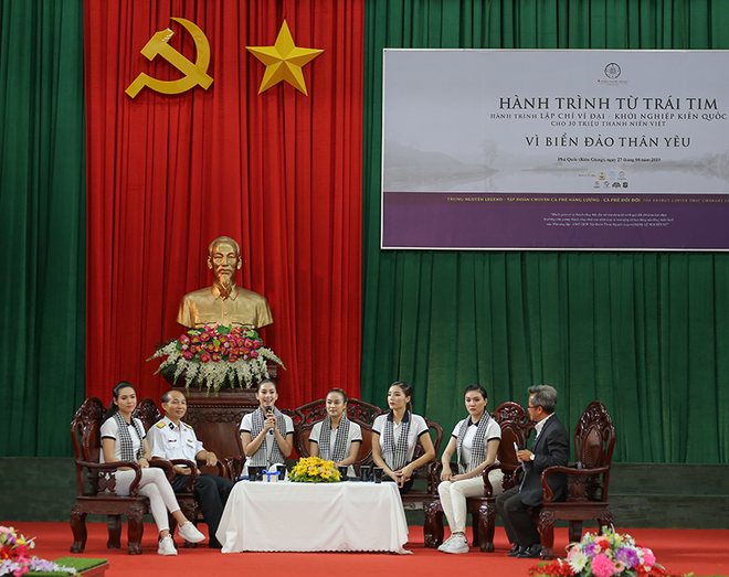 Ca sĩ Hoàng Thùy Linh: Có hai điều này sức mạnh người lính sẽ nhân lên gấp nhiều - ảnh 1