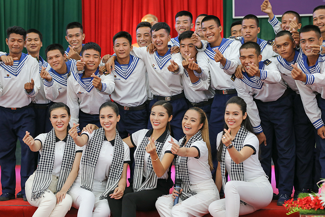 Ca sĩ Hoàng Thùy Linh: Có hai điều này sức mạnh người lính sẽ nhân lên gấp nhiều - ảnh 3