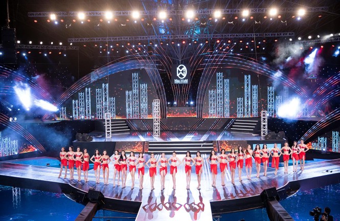 Phần trình diễn bikini hấp dẫn trong đêm chung khảo phía Bắc Miss World Vietnam - ảnh 1