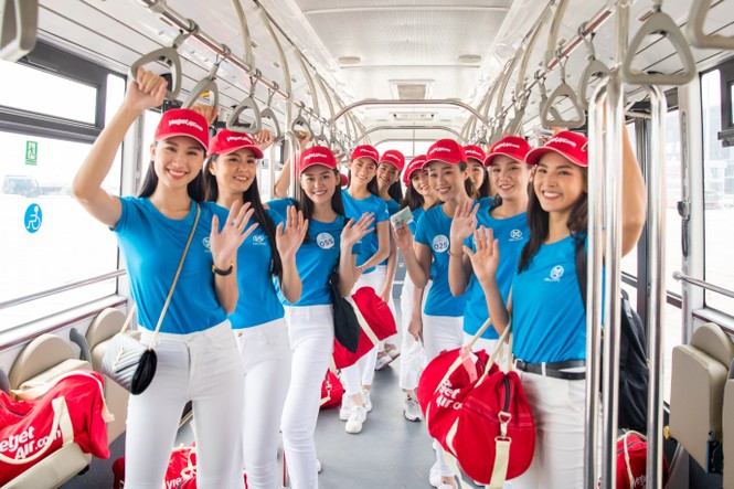 Thí sinh Miss World Vietnam 2019 rạng rỡ, đổ bộ Đà Nẵng chuẩn bị cho vòng chung - ảnh 2
