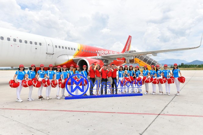 Thí sinh Miss World Vietnam 2019 rạng rỡ, đổ bộ Đà Nẵng chuẩn bị cho vòng chung - ảnh 14