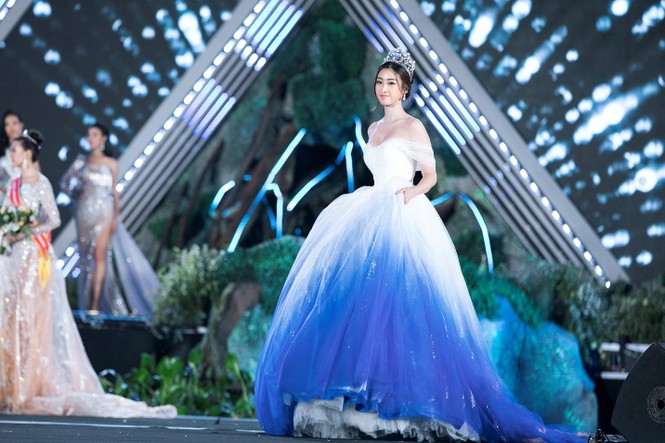 Hoa hậu Đỗ Mỹ Linh, Tiểu Vy lộng lẫy trên sân khấu Chung kết Miss World VN - ảnh 2