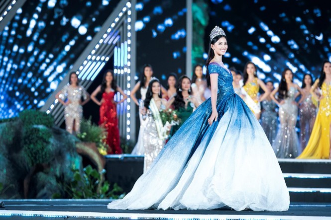 Hoa hậu Đỗ Mỹ Linh, Tiểu Vy lộng lẫy trên sân khấu Chung kết Miss World VN - ảnh 3
