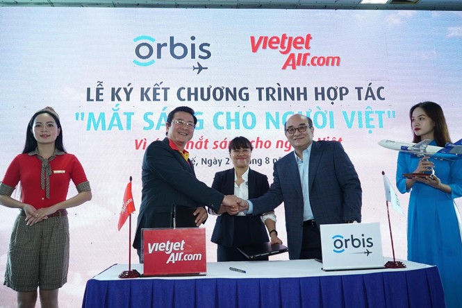 Vietjet đồng hành cùng bệnh viện bay trên không mang “Mắt sáng cho người dân” - ảnh 3