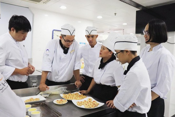 Học làm bánh - nghề tiềm năng trong cuộc sống hiện đại - ảnh 1