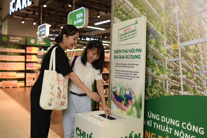 VinMart & VinMart+ nhận giải 'Nhà bán lẻ Xanh' từ Liên đoàn Hiệp hội bán lẻ - ảnh 2