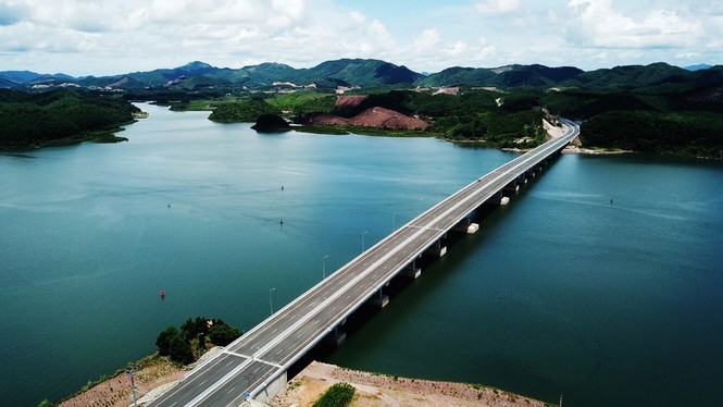 Quảng Ninh tăng trưởng du lịch top đầu cả nước: Thời cơ vàng của bất động sản - ảnh 1