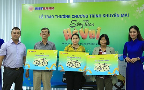 Vietbank trao thưởng xe Mazda cho khách hàng gửi tiết kiệm - ảnh 2