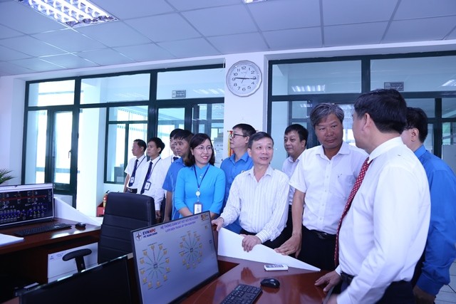 Gắn biển công trình Trung tâm Điều khiển xa Công ty Điện lực Nam Định - ảnh 1