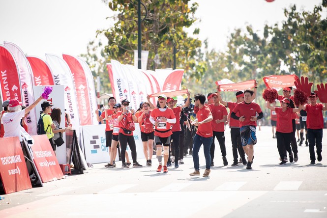 Chinh phục cung đường xanh tại giải Marathon quốc tế TPHCM Techcombank 2019 - ảnh 1