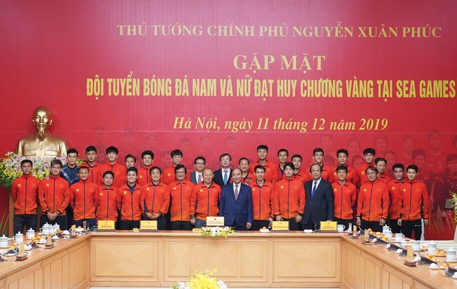 Thủ tướng cảm ơn các 'ông bầu' bóng đá - ảnh 3
