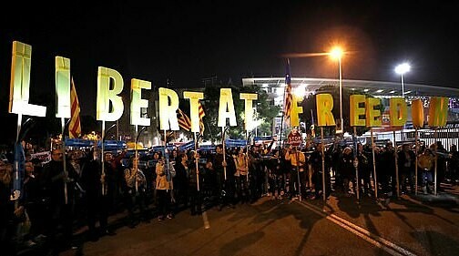 Real chia điểm với Barca - ảnh 1