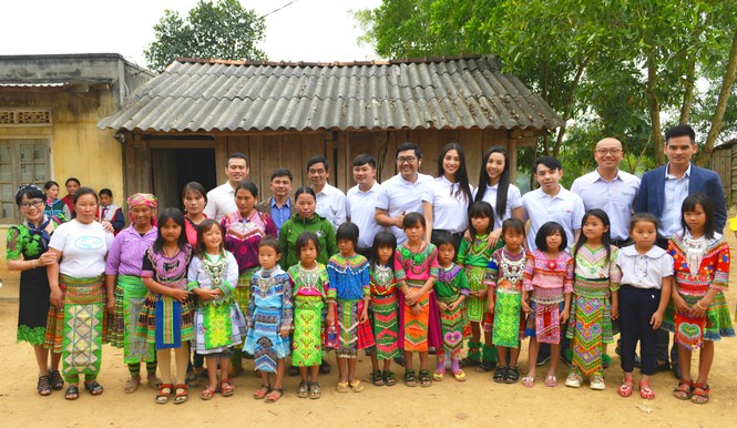 Trao yêu thương cho trò nghèo vùng sâu Tây Nguyên - ảnh 1