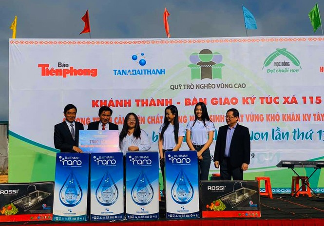 Trao yêu thương cho trò nghèo vùng sâu Tây Nguyên - ảnh 3