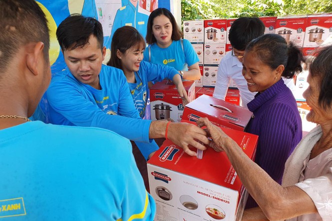 Điện Máy Xanh trao tay đồng bào khó khăn cả nước 10.000 nồi 'Cơm dẻo – Bếp Ấm' - ảnh 2