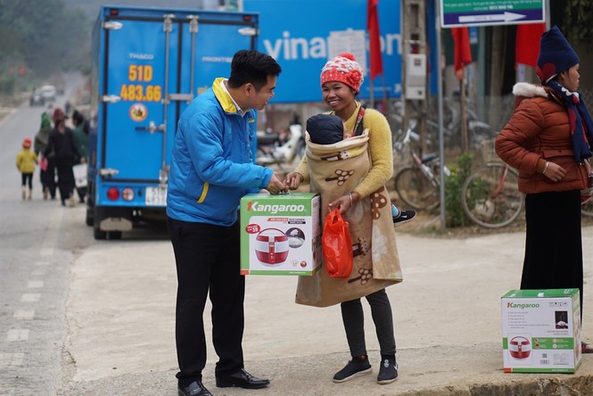 Điện Máy Xanh trao tay đồng bào khó khăn cả nước 10.000 nồi 'Cơm dẻo – Bếp Ấm' - ảnh 4