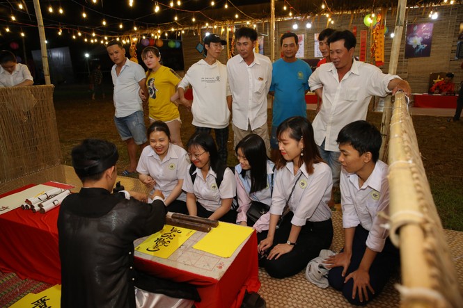 Khai mạc Hội Hoa Xuân quận Bình Thủy, TP Cần Thơ - ảnh 4