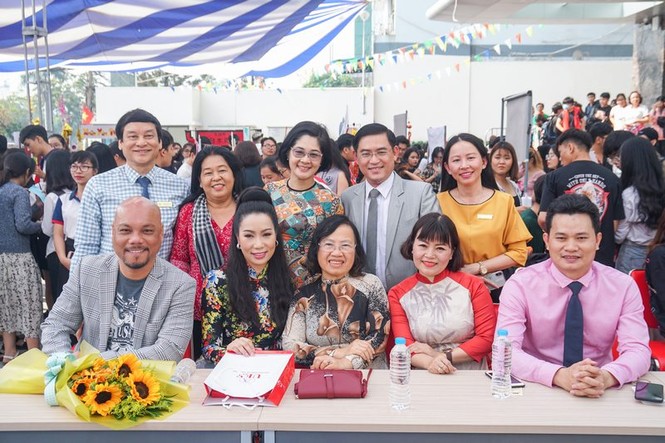 NSƯT – Á hậu Trịnh Kim Chi xuất hiện rạng ngời tại Hội xuân dành cho sinh viên - ảnh 4