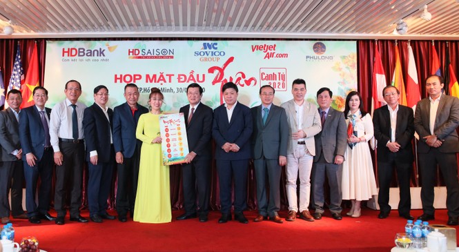 Nguyên chủ tịch nước Trương Tấn Sang thăm, chúc tết HDBank, Vietjet - ảnh 2
