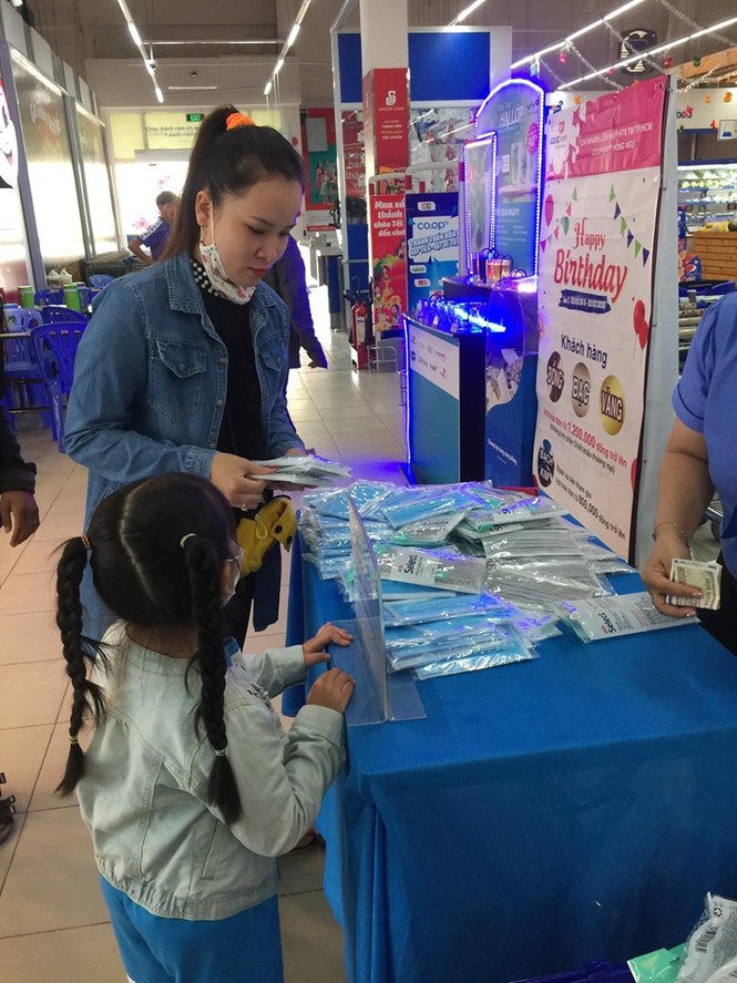 Saigon Coop bán giữ giá trên 3 triệu khẩu trang đạt chuẩn - ảnh 2