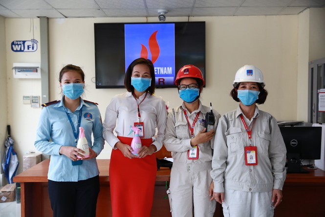 BSR chế thành công dung dịch rửa tay khô sát khuẩn - ảnh 2