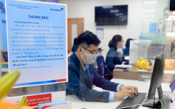 VietinBank tích cực phòng chống dịch và hỗ trợ doanh nghiệp, người dân bị tác độ - ảnh 2