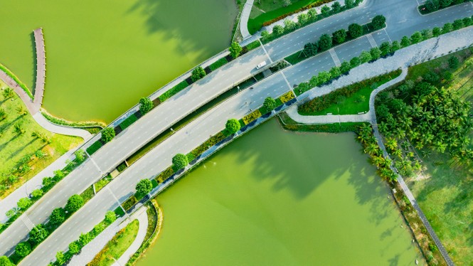 Mục sở thị những cây cầu đẹp như tranh trong lòng thành phố xanh Ecopark - ảnh 12 Mục sở thị những cây cầu đẹp như tranh trong lòng thành phố xanh Ecopark - ảnh 12