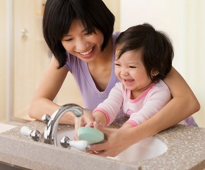 ‘Kiềng 3 chân’ bảo vệ trẻ thơ an toàn trước dịch bệnh viêm phổi do Covid-19 - ảnh 4