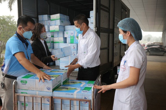 Cô gái Hà Lan tiếp tục chung tay cùng chính phủ đẩy lùi Covid-19 - ảnh 1