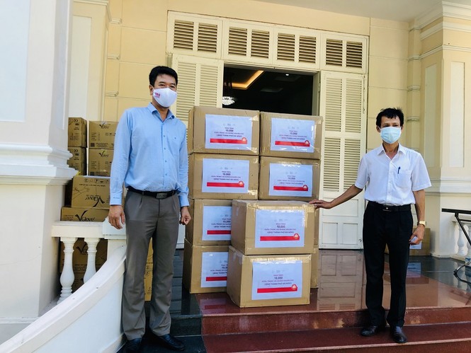 BRG và Seabank ủng hộ 1 tỷ đồng và 20.000 khẩu trang kháng khuẩn cho Đà Nẵng chống dịch - ảnh 2