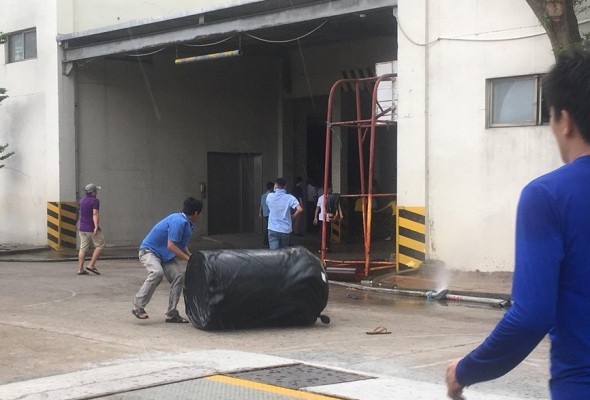 Toàn cảnh vụ cháy cực lớn ở Bình Dương, buộc sơ tán người dân - ảnh 2