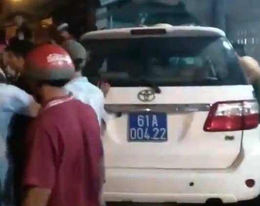 Xe CSGT Bình Dương gây tai nạn, tài xế không tỉnh táo - ảnh 1