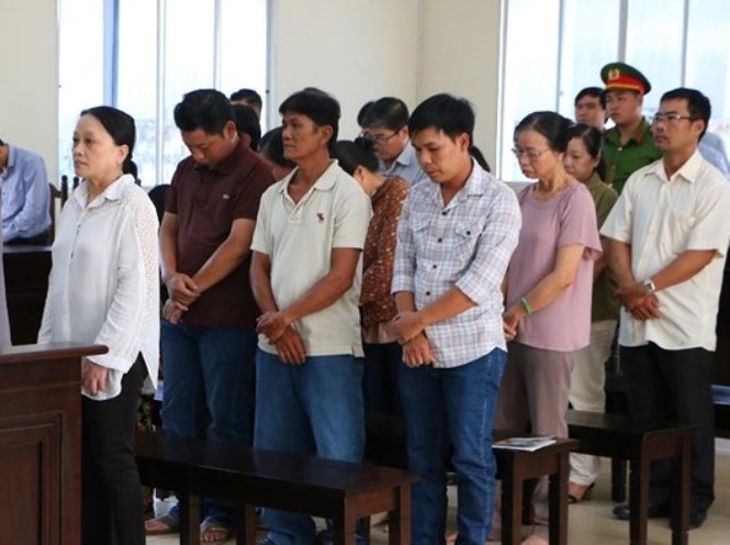 Tuyên án nhóm làm giả sổ đỏ vay tiền 'khủng' ở Bình Dương - ảnh 1